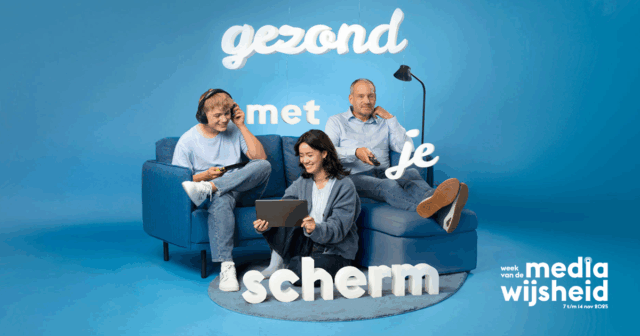 Gezin op de bank media